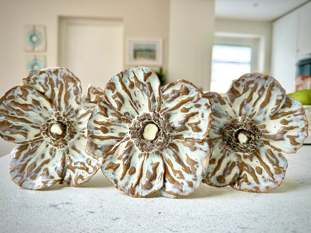 Poppies made of ceramics 