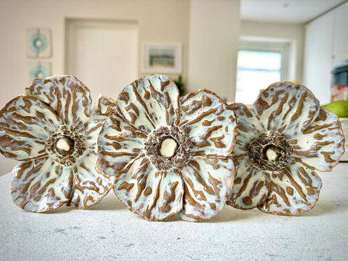 Poppies made of ceramics 